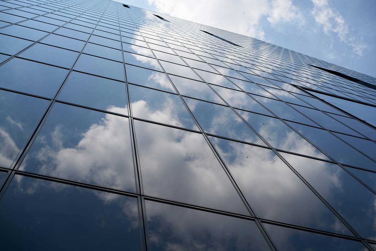 Bar chart showing common causes of cloud downtime in 2023