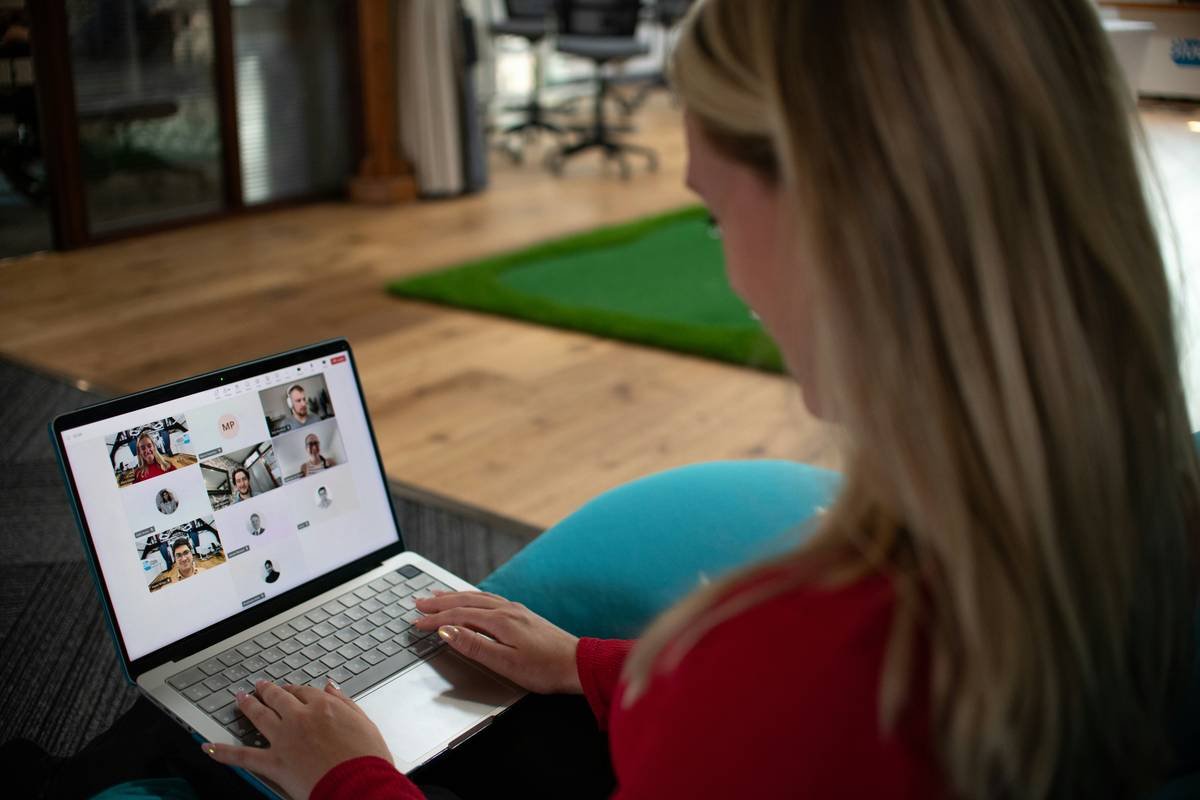 Why Your Team Keeps Missing Deadlines (And How Cloud Group Collaboration Tools Can Fix It)